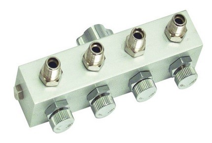 CONECTOR 4 SALIDAS 1/8 CON REGULADOR DE AIRE