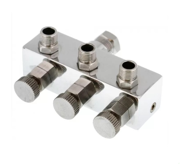 CONECTOR 3 SALIDAS 1/8 CON REGULADOR AIRE